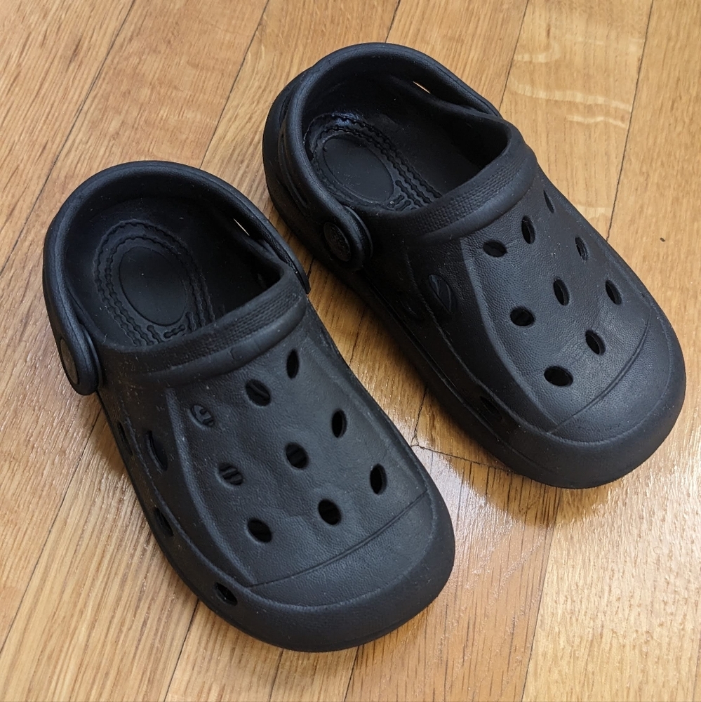 Toddler Rubber Slippers with back strap. Black. Size 7